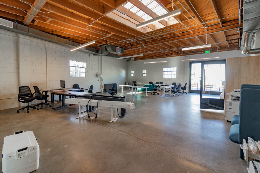 5920-5924 Blackwelder St, Culver City, CA for lease - Building Photo - Image 3 of 17