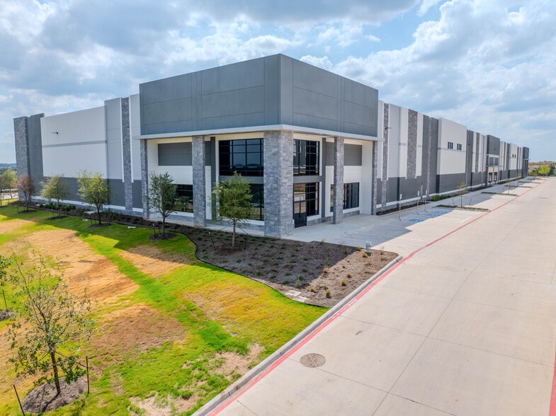 Sweetwater Village Dr, Austin, TX for lease - Building Photo - Image 2 of 13