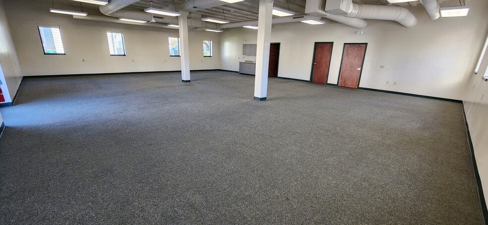 310 Lortz Ave, Chambersburg, PA for lease - Interior Photo - Image 2 of 6