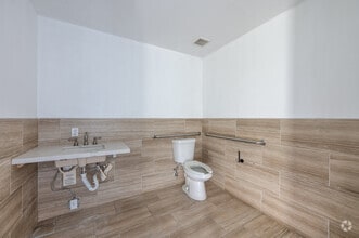 11-43 S Stephanie St, Henderson, NV for lease Interior Photo- Image 1 of 3