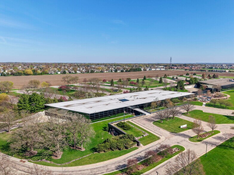 1 Qbe Way, Sun Prairie, WI à louer - Photo du bâtiment - Image 1 de 19