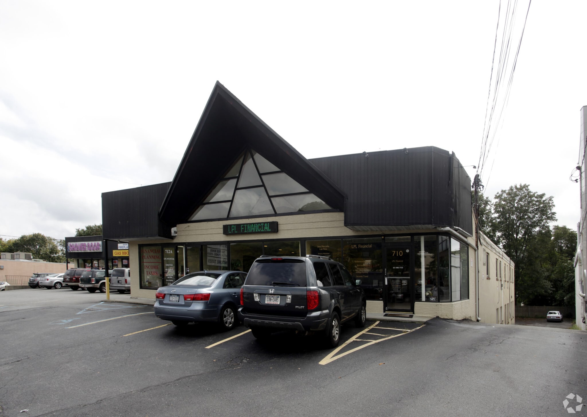 710-714 E Jericho Tpke, Huntington Station, NY for lease Primary Photo- Image 1 of 5
