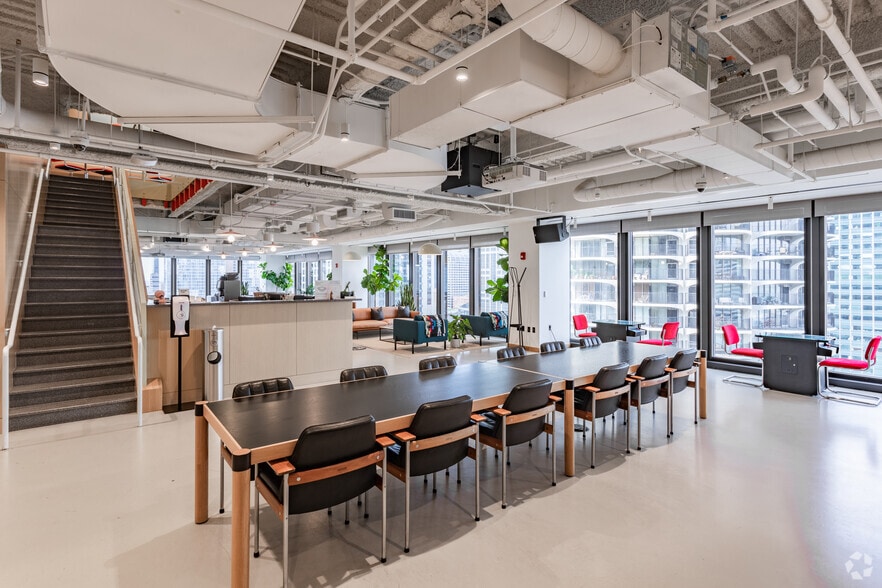 330 N Wabash Ave, Chicago, IL for lease - Interior Photo - Image 3 of 20