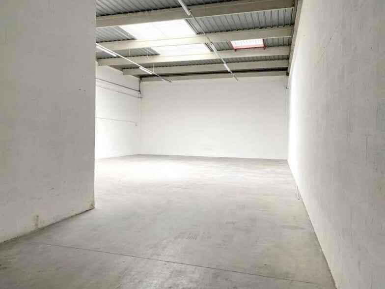 Flex in SAINT-OUEN-L'AUMONE for lease - Interior Photo - Image 2 of 22