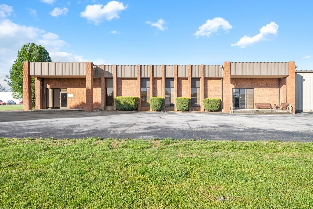 208 Bradshaw Pike, Hopkinsville, KY for lease Building Photo- Image 1 of 16