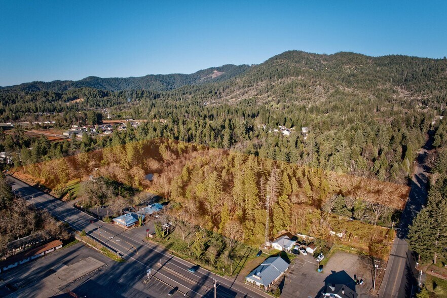 0 Redwood Hwy, Cave Junction, OR à vendre - Photo du bâtiment - Image 1 de 9