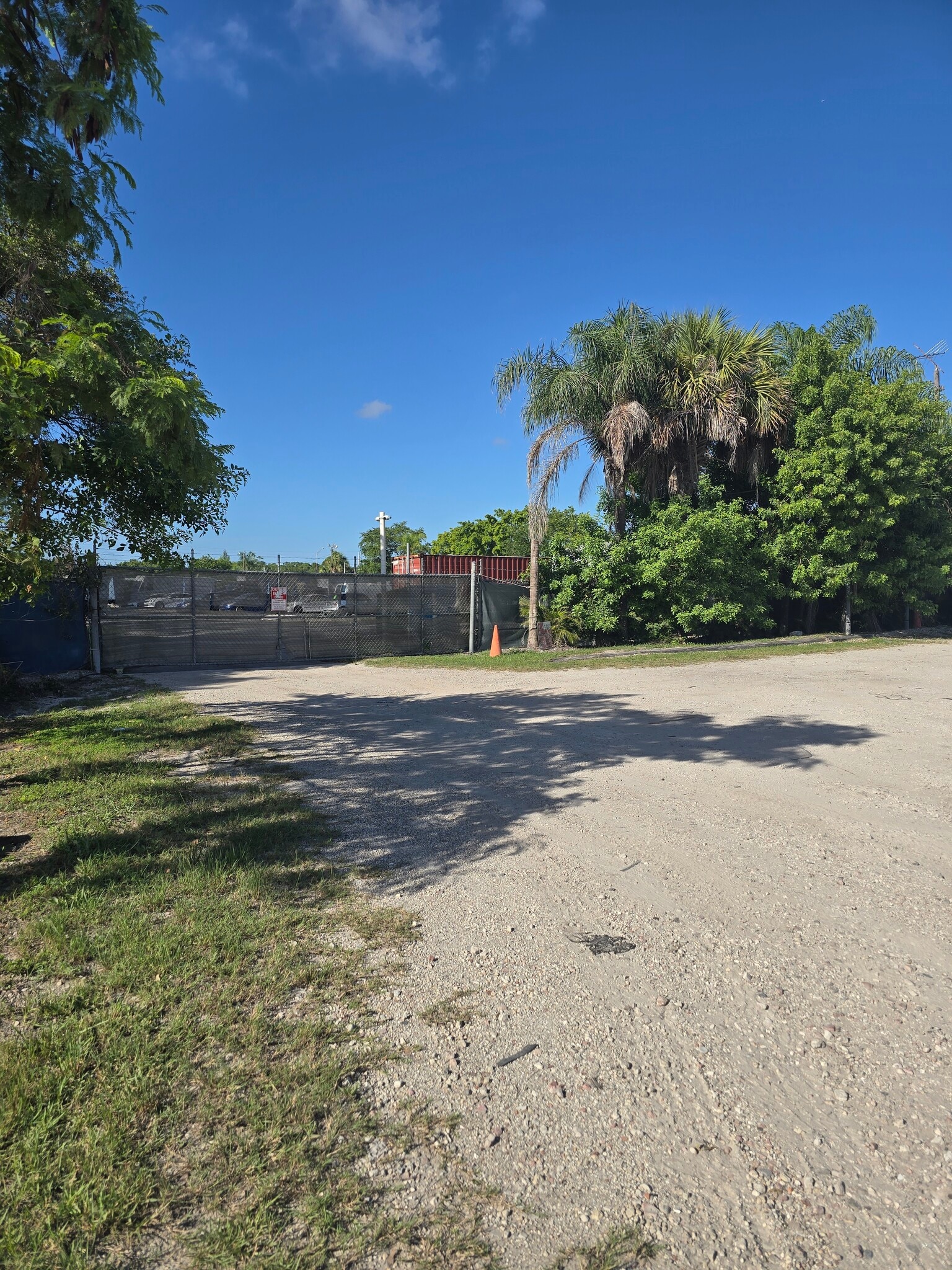 6738 Wallis Rd, West Palm Beach, FL for lease Building Photo- Image 1 of 3