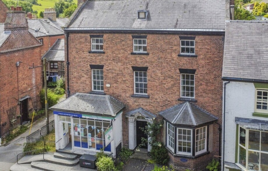 27 High St, Llanfyllin à vendre - Photo du bâtiment - Image 3 de 8