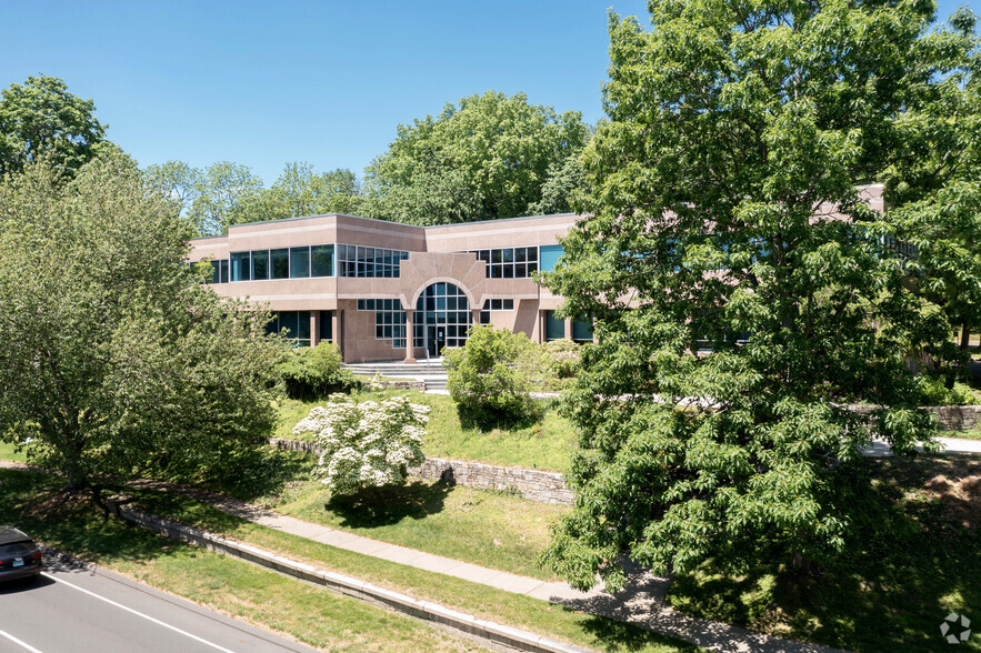 276 Post Rd W, Westport, CT à vendre - Photo principale - Image 1 de 1