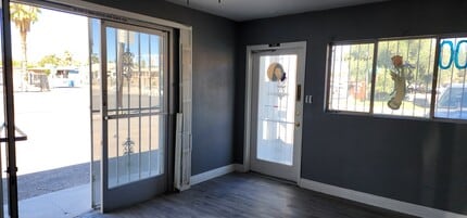 1800 Lewis Ave, Las Vegas, NV for sale Interior Photo- Image 2 of 41