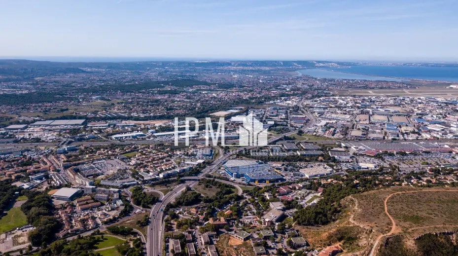 Retail in Vitrolles for lease - Aerial - Image 1 of 4