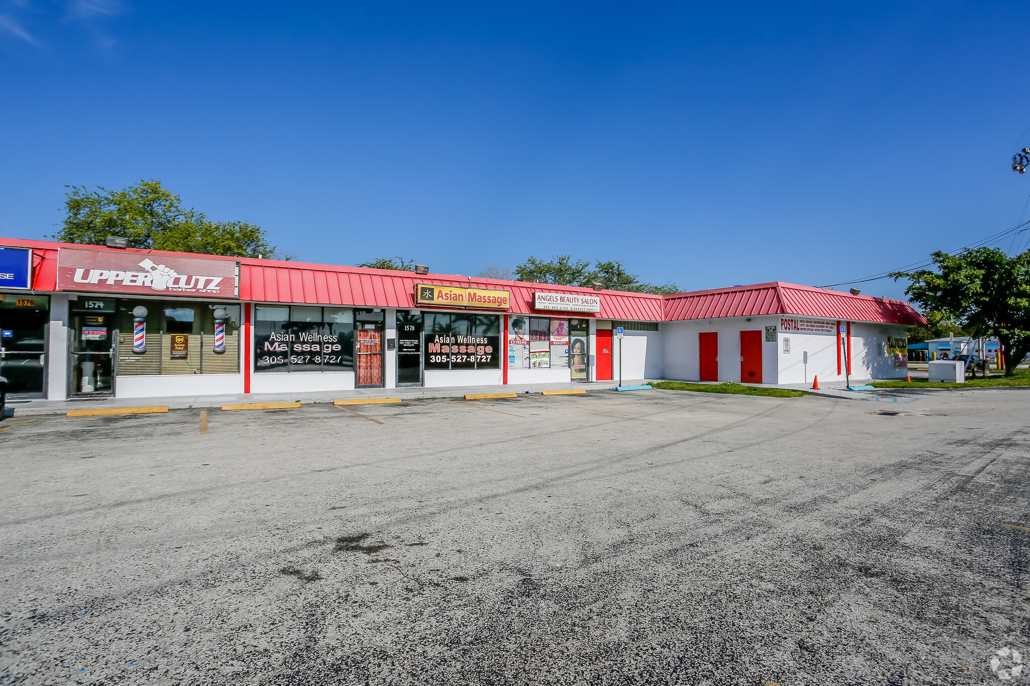 1560-1576 NE 16th Pl, Miami, FL for lease Primary Photo- Image 1 of 10