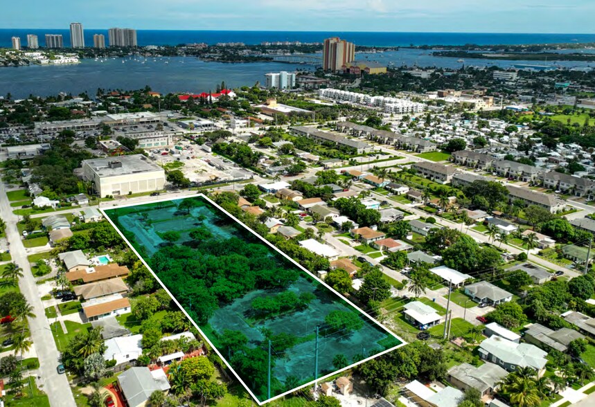 3571 Avenue E, Riviera Beach, FL à louer - Aérien - Image 2 de 4