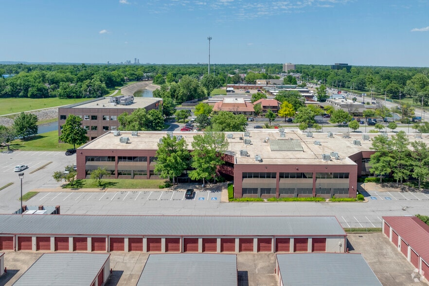 6506 S Lewis Ave, Tulsa, OK for lease - Building Photo - Image 2 of 4