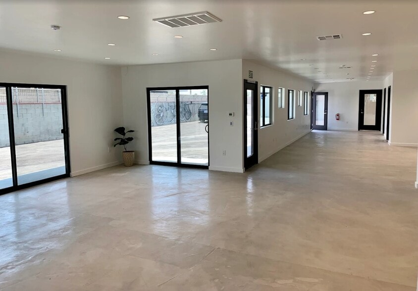 4978 W Washington Blvd, Los Angeles, CA à louer - Photo intérieure - Image 2 de 18
