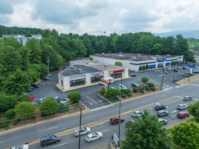 242-244 Tunnel Rd, Asheville, NC à louer - Photo du bâtiment - Image 2 de 8