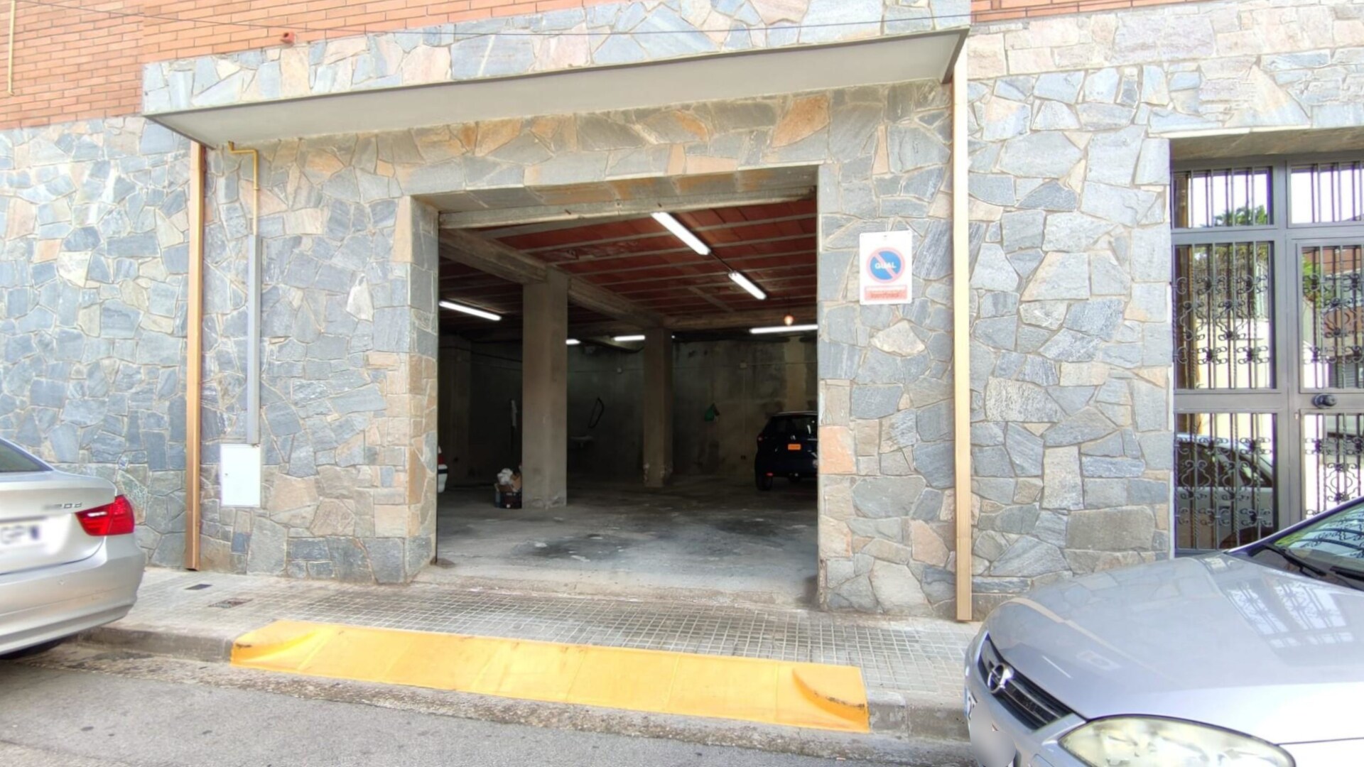 Retail in Rubí, Barcelona for lease Interior Photo- Image 1 of 5