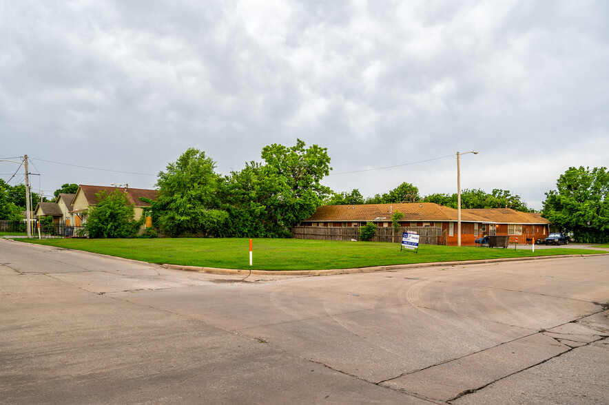 SW 21st  St & SW A Ave, Lawton, OK à vendre - Photo principale - Image 1 de 1