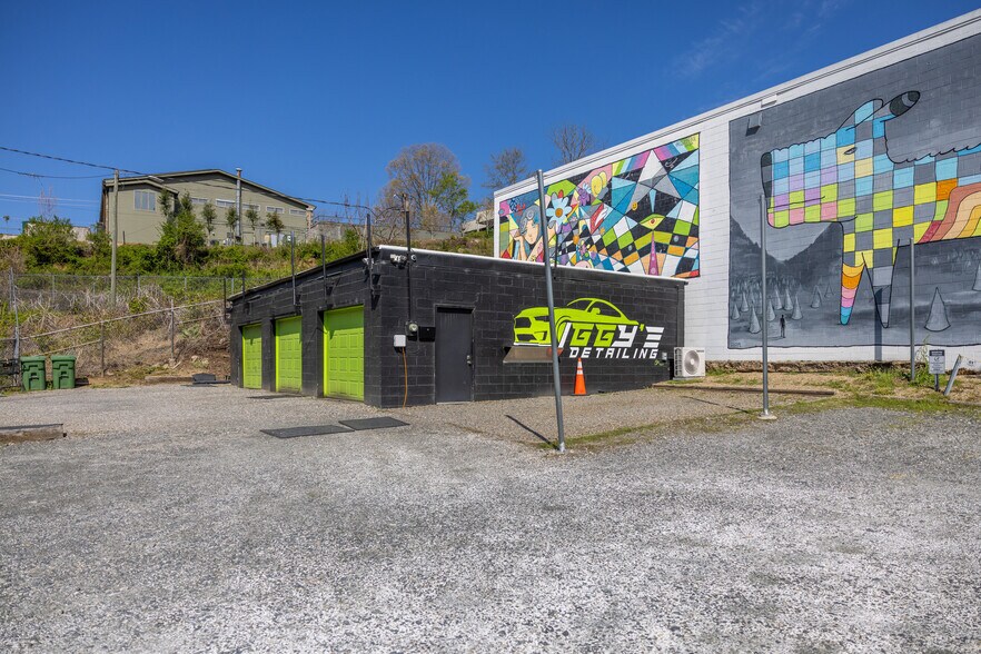 225 Coxe Ave, Asheville, NC à vendre - Photo principale - Image 1 de 1