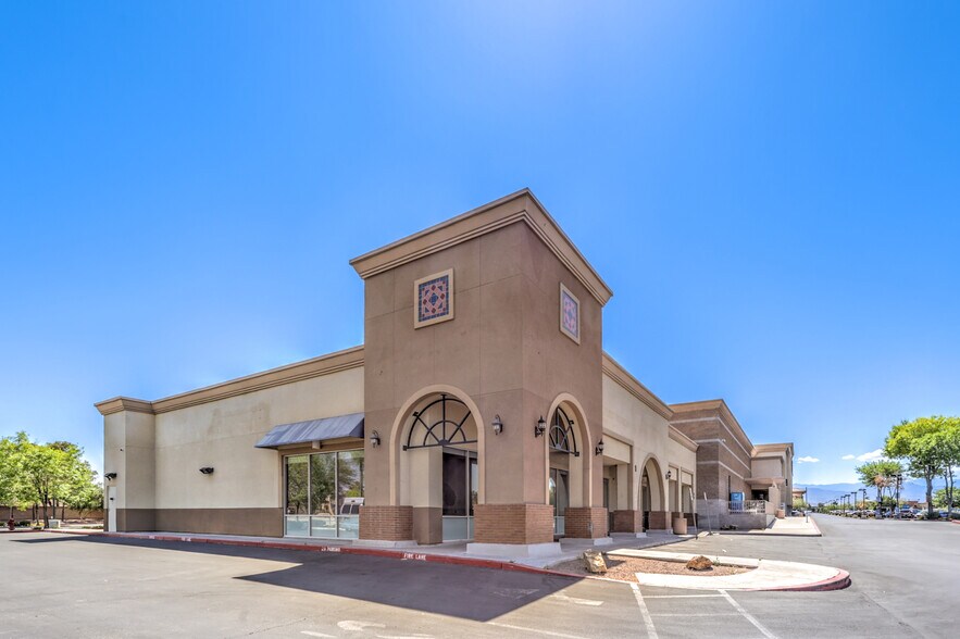 2943-3073 W Craig Rd, North Las Vegas, NV à louer - Photo du bâtiment - Image 3 de 66