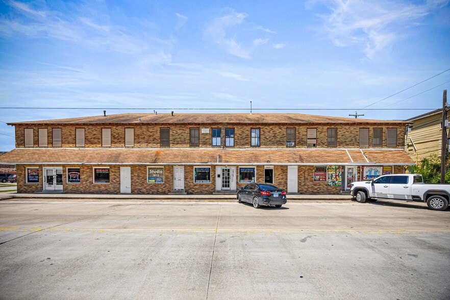 1915 45th St, Galveston, TX for sale - Building Photo - Image 1 of 18