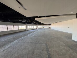 4 Hutton Centre Dr, Santa Ana, CA for lease Building Photo- Image 2 of 5