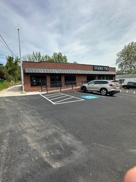 351 Lancaster Ave, Malvern, PA à louer - Photo principale - Image 1 de 1