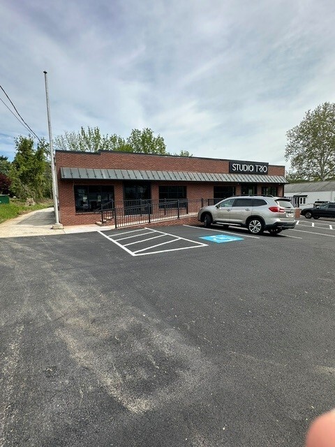 351 Lancaster Ave, Malvern, PA for lease Primary Photo- Image 1 of 2