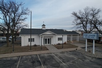 1423 N Lake Ave, Storm Lake, IA for lease Building Photo- Image 2 of 7