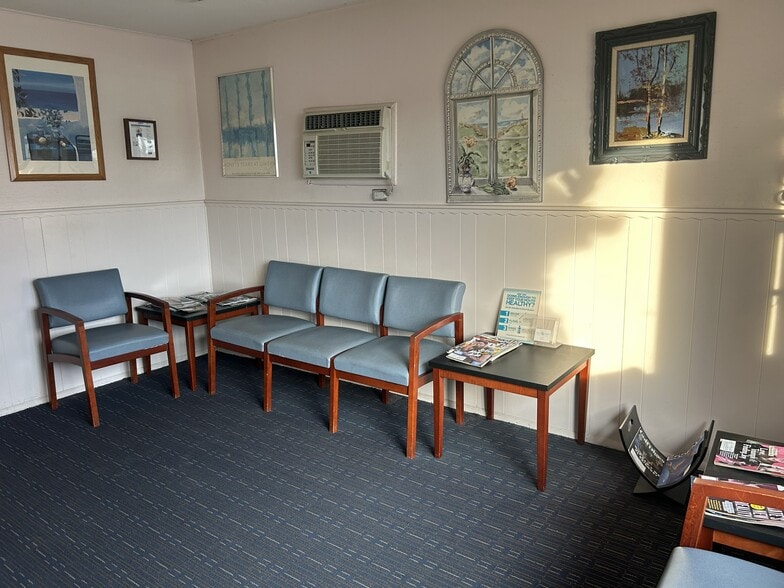 1173 Bellmore Rd, North Bellmore, NY for sale - Interior Photo - Image 3 of 4