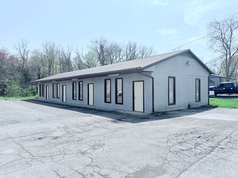 5512 Fort Henry Dr, Colonial Heights, TN à louer - Photo du bâtiment - Image 3 de 9