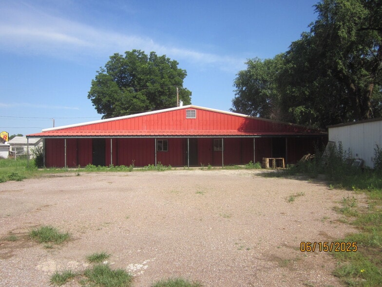 300 F NE, Childress, TX à vendre - Photo du bâtiment - Image 3 de 7