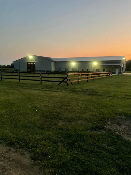 7361 Zane Trail Rd, Circleville, OH à vendre - Photo du bâtiment - Image 2 de 23
