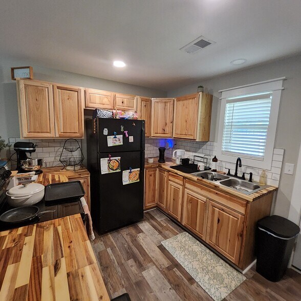 224 E Clark St, Pinewood, SC à vendre - Photo du bâtiment - Image 2 de 8