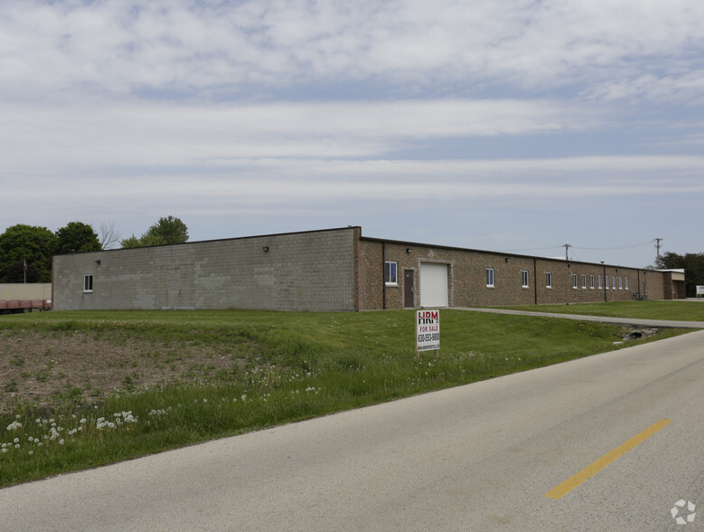 1125 E 3rd St, Sandwich, IL for sale - Building Photo - Image 2 of 11