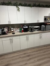 8700 W Flagler St, Miami, FL for lease Interior Photo- Image 1 of 4