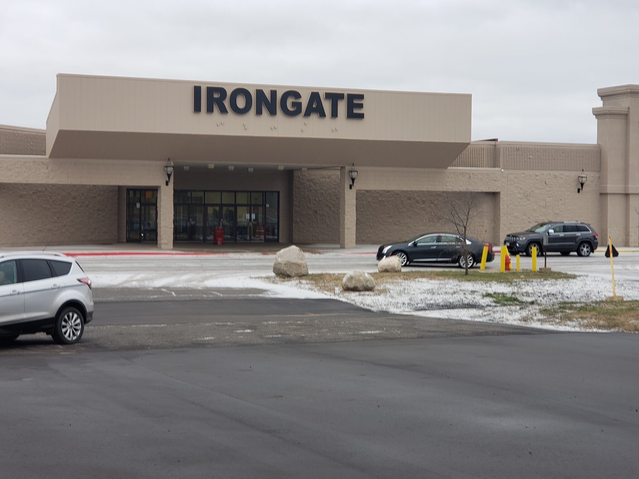 990 W 41st St, Hibbing, MN à louer Photo du bâtiment- Image 1 de 26