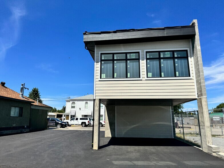 704 Cliff St, Enderby, BC à louer - Photo du bâtiment - Image 3 de 10