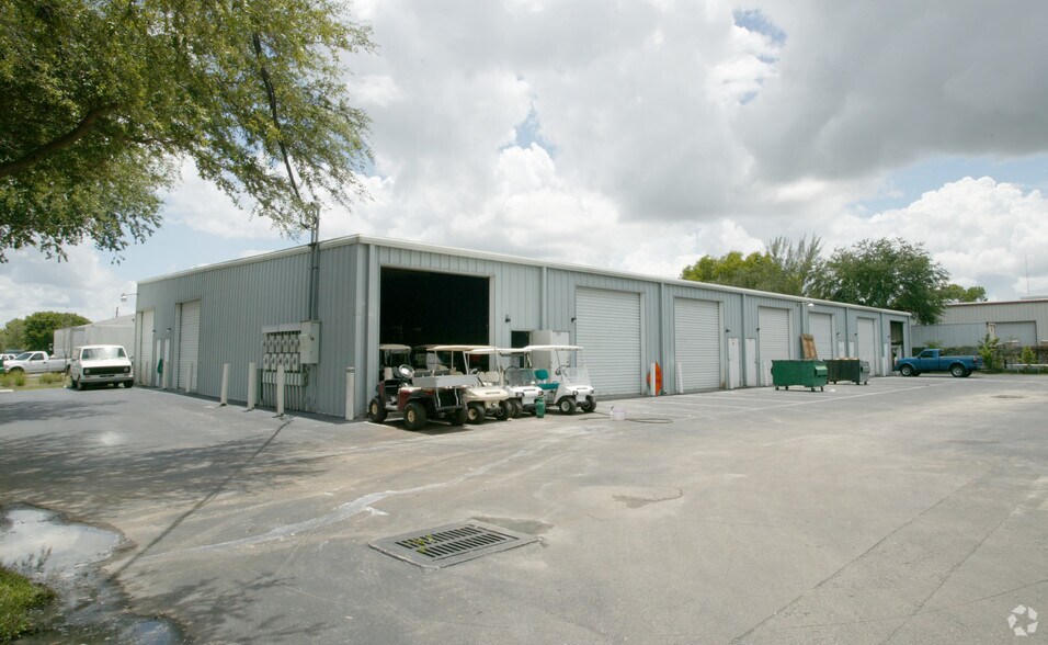 6188 Taylor Rd, Naples, FL à vendre - Photo du bâtiment - Image 2 de 2