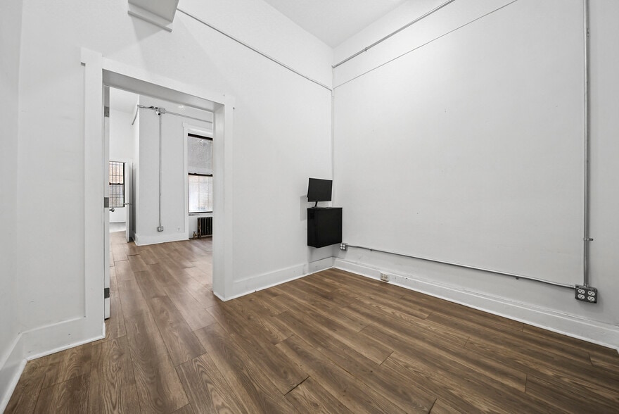 84 Grove St, New York, NY for lease - Interior Photo - Image 3 of 5