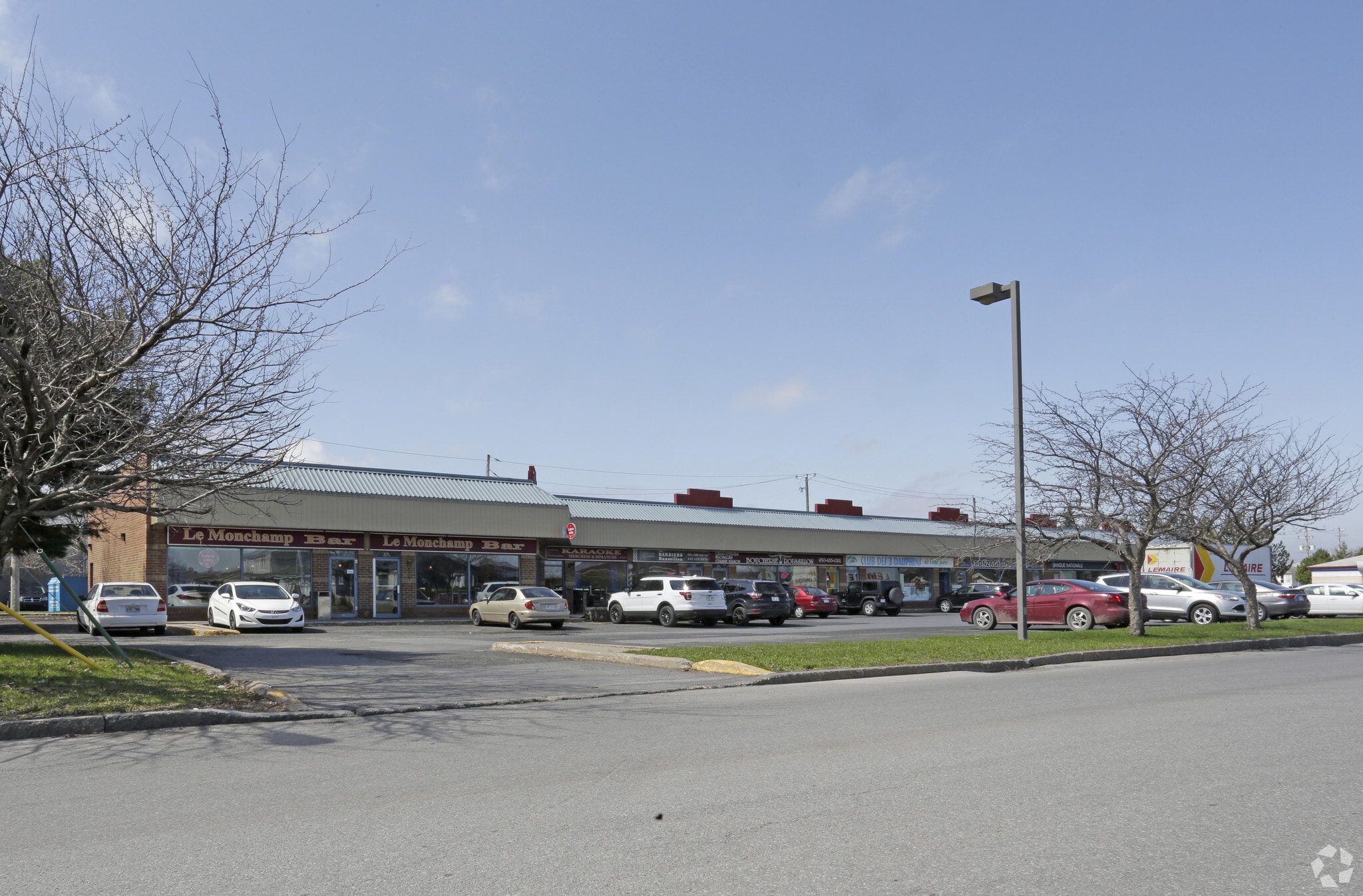 210 Rue Sainte-Catherine, Saint-Constant, QC for lease Primary Photo- Image 1 of 3