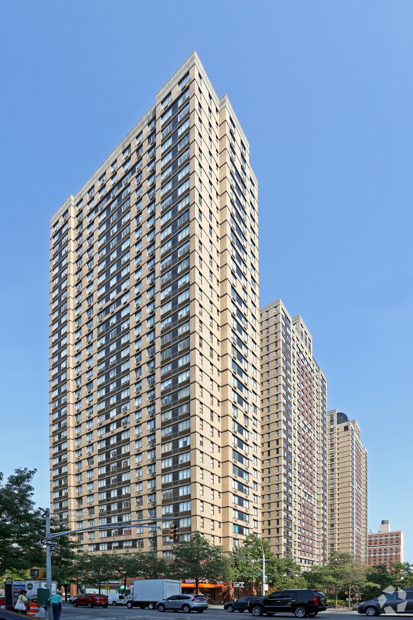 1849 2nd Ave, New York, NY à louer Photo du bâtiment- Image 1 de 39