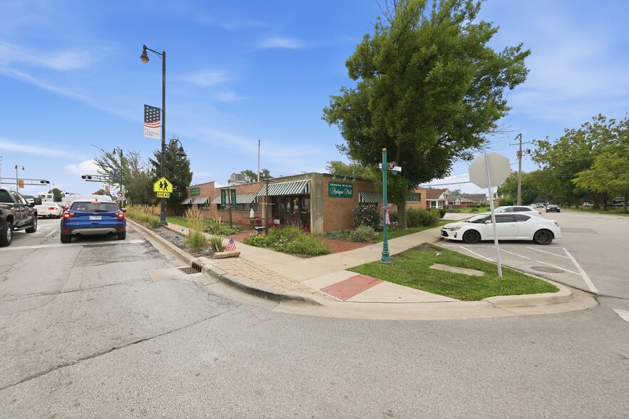 800 E 31st St, La Grange Park, IL for sale - Building Photo - Image 2 of 19
