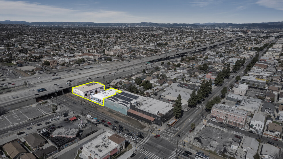 326-330 W 58th St, Los Angeles, CA for lease - Building Photo - Image 1 of 9