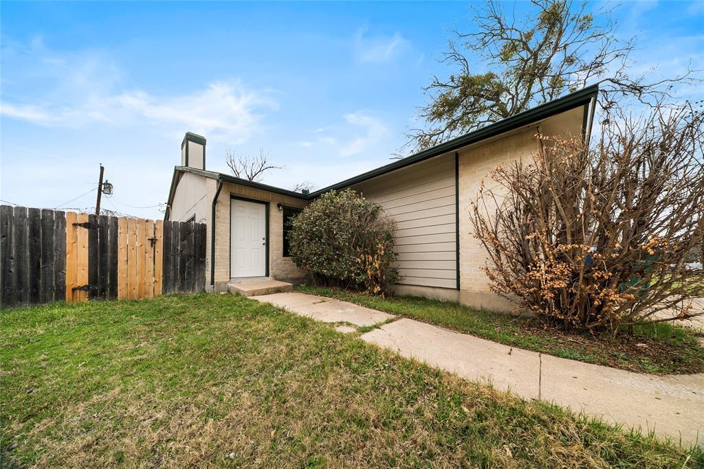 808 Lloyd Ln, Elgin, TX for sale Primary Photo- Image 1 of 2