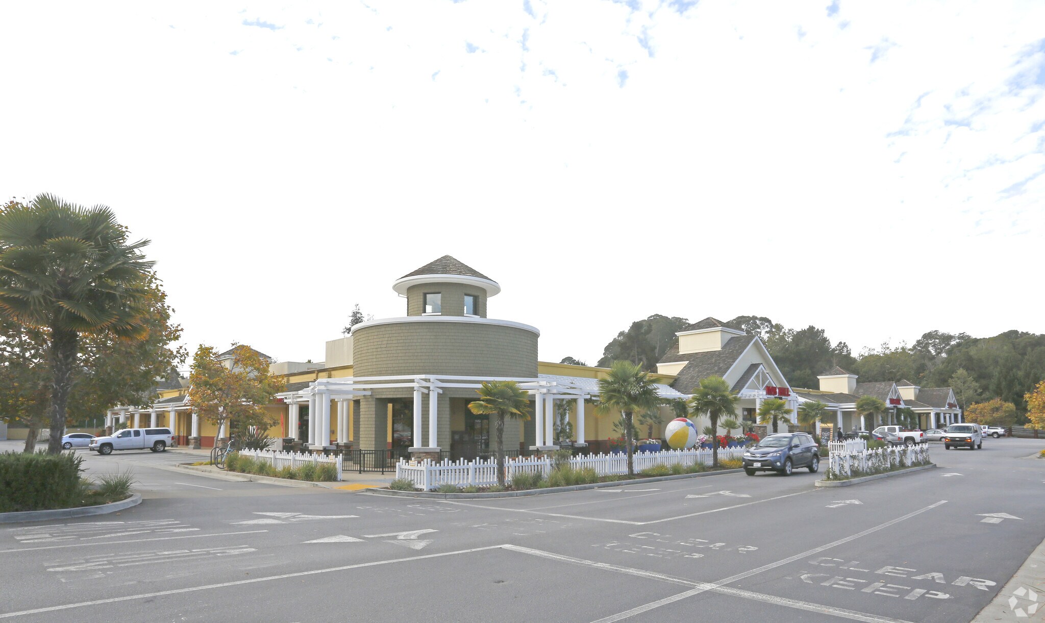 809 Bay Ave, Capitola, CA à louer Photo principale- Image 1 de 6