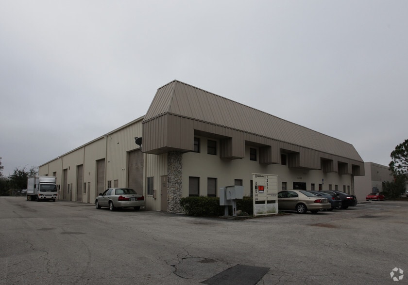 4206 Enterprise Ave, Naples, FL for lease - Primary Photo - Image 1 of 7