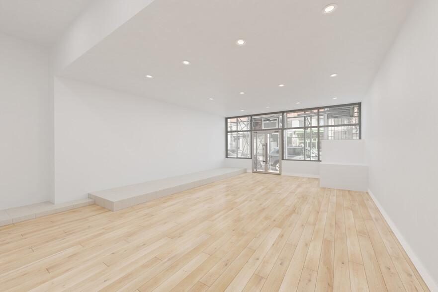 101 Thompson St, New York, NY for lease - Interior Photo - Image 1 of 7