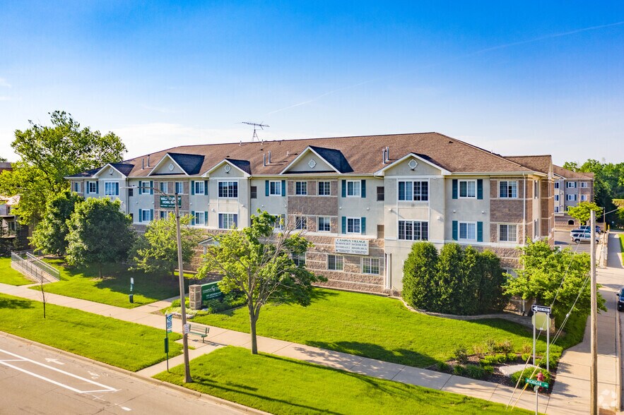 1151-1153 E Michigan Ave, East Lansing, MI for lease - Primary Photo - Image 1 of 63