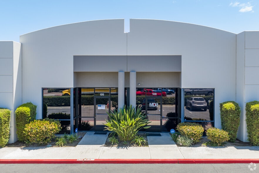1269 W Pomona Rd, Corona, CA for lease - Building Photo - Image 2 of 5